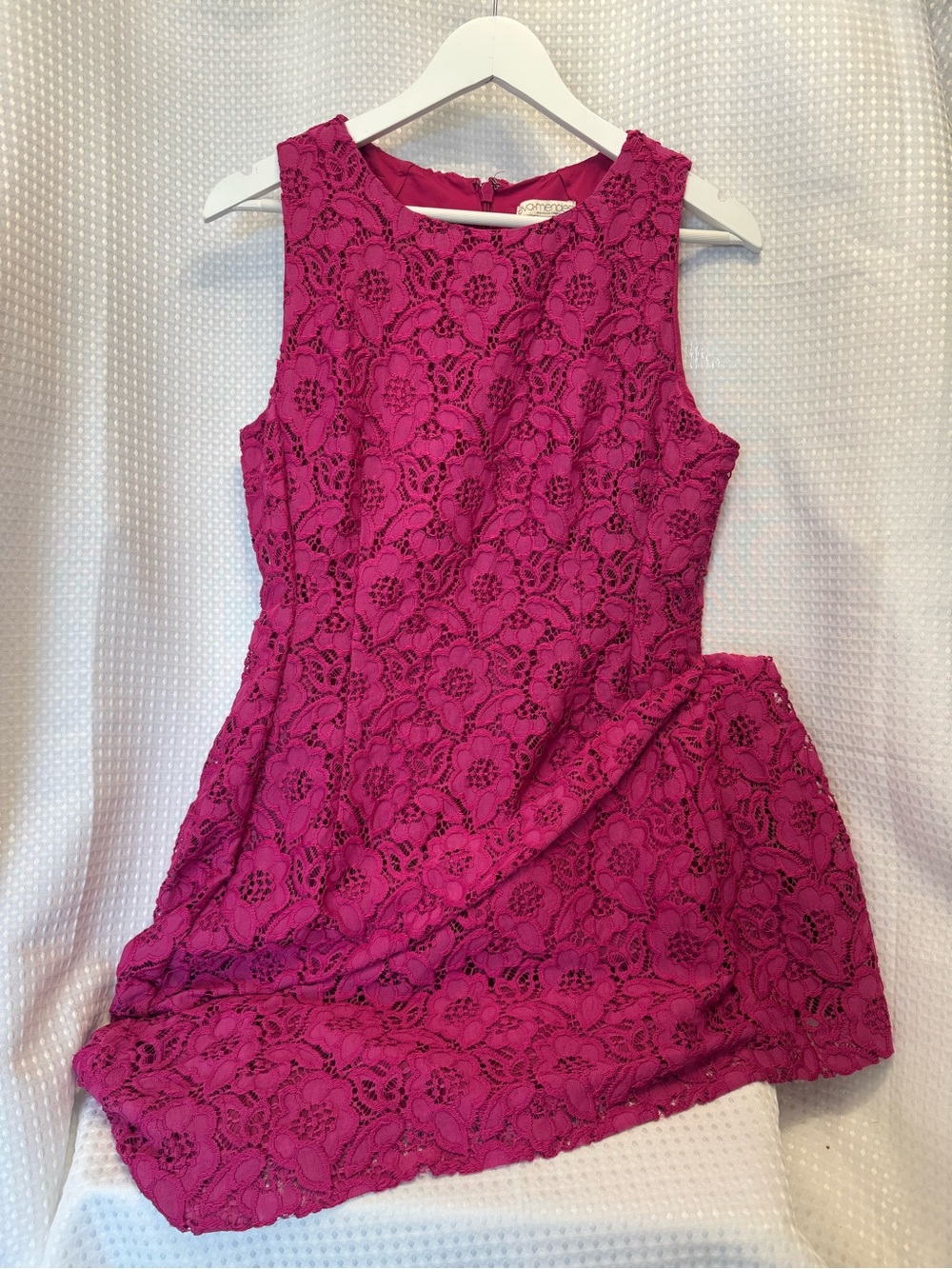 Womens Sleeveless Floral Lace Dress in Fuchsia